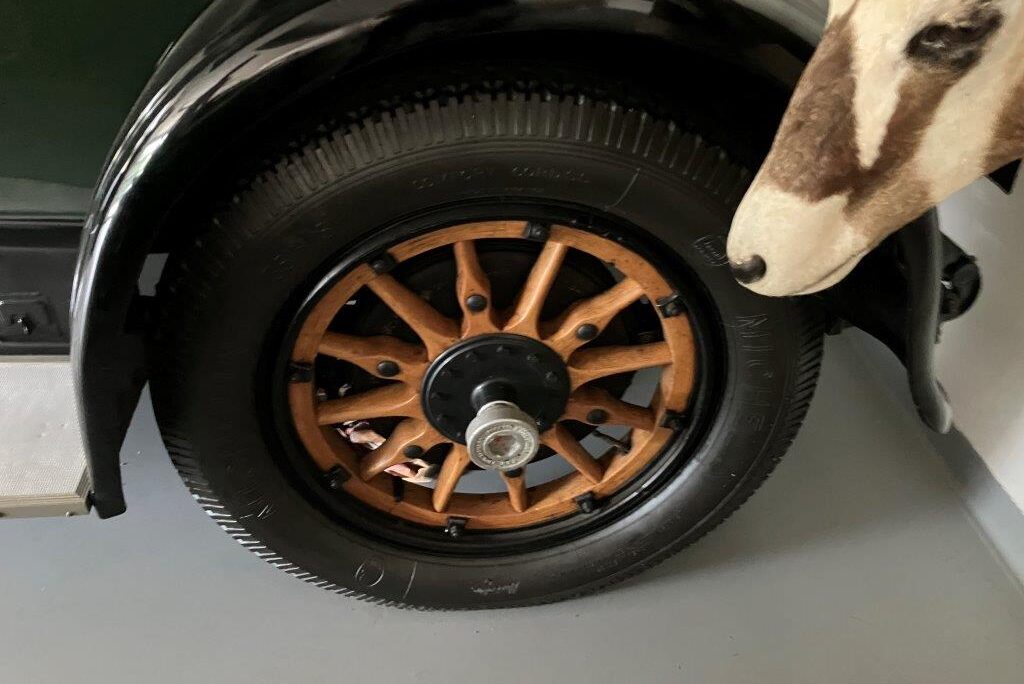 Collectiblecars Wittner Packard 1918 (7)