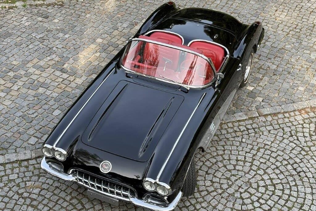Corvette C1 1959 Frontansicht mit Doppelscheinwerfern