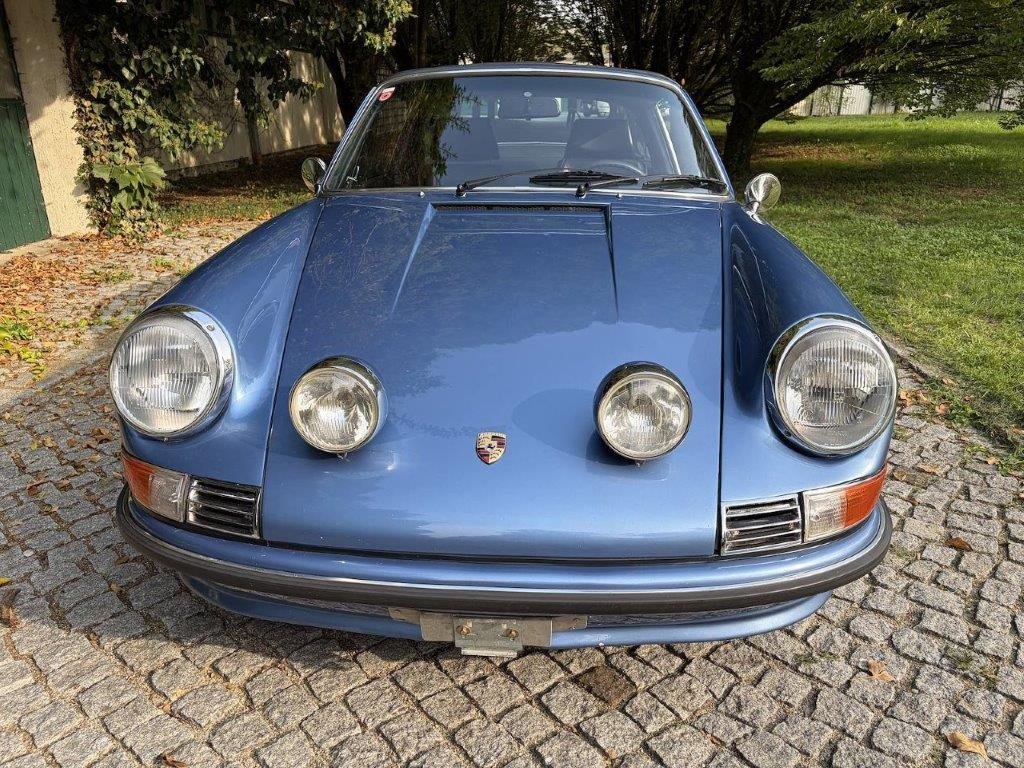 Porsche 911 S Targa Frontansicht mit Porsche-Wappen