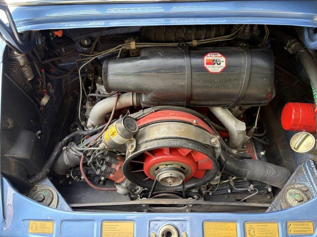 Porsche 911 S 2.2 Boxermotor luftgekühlt im Motorraum