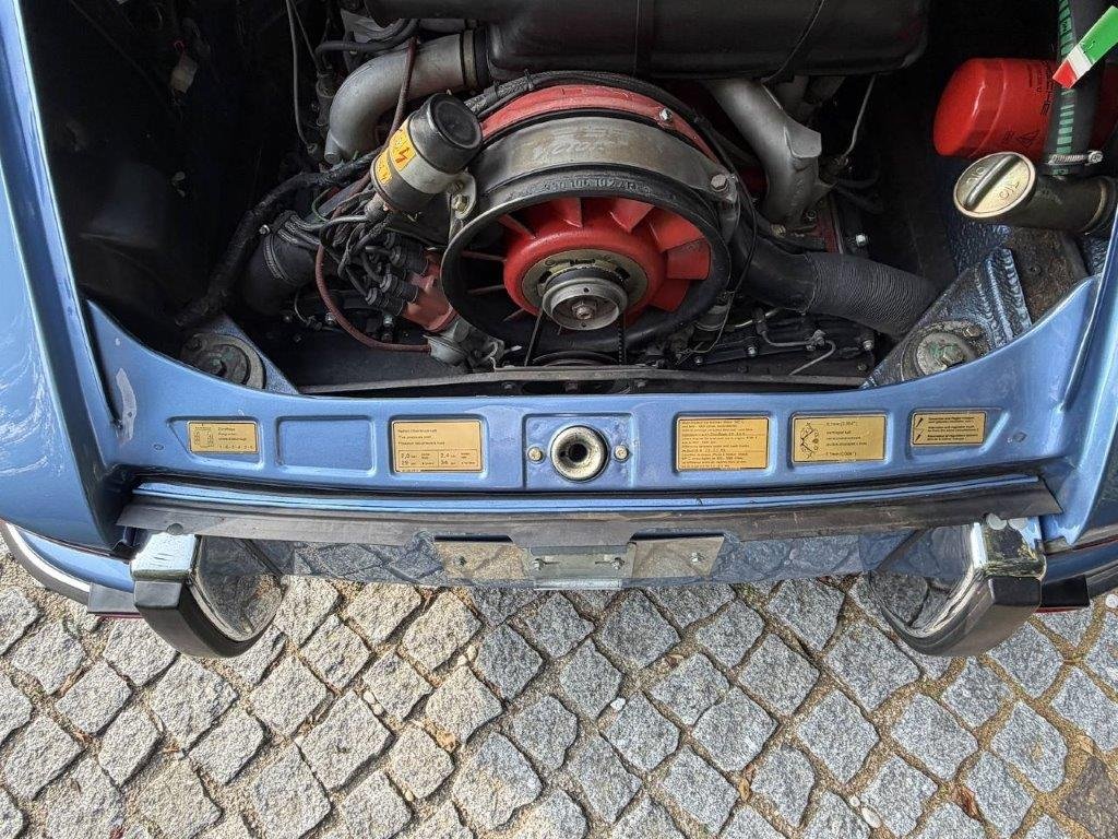 Porsche 911 S 2.2 Targa Motorraum mit luftgekühltem Boxermotor