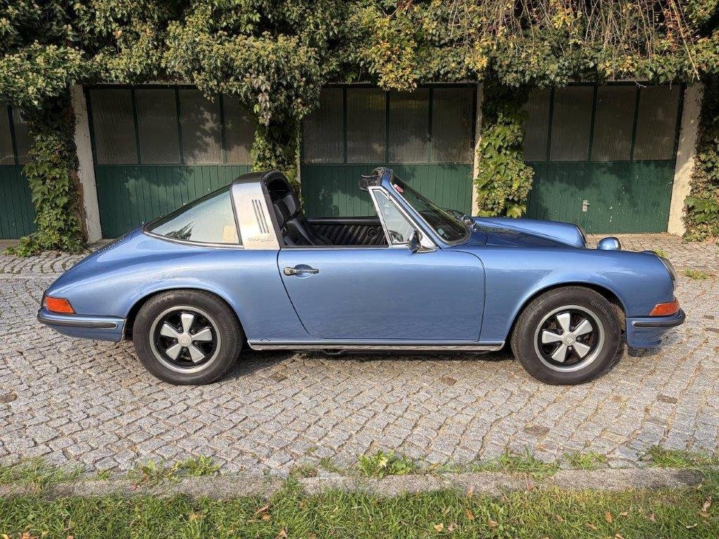 Porsche 911 S 2.2 Targa offen Seitenansicht mit Fuchsfelgen