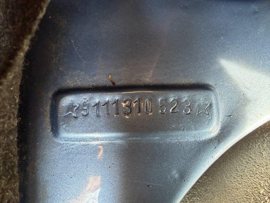 Porsche 911 S 2.2 eingeschlagene Fahrgestellnummer im Kofferraum